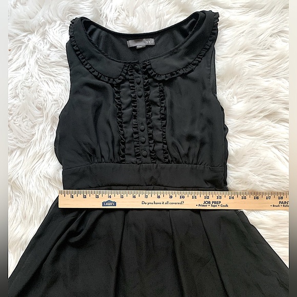 F-21 dress with ruffled front and petaled collar - Picture 14 of 14